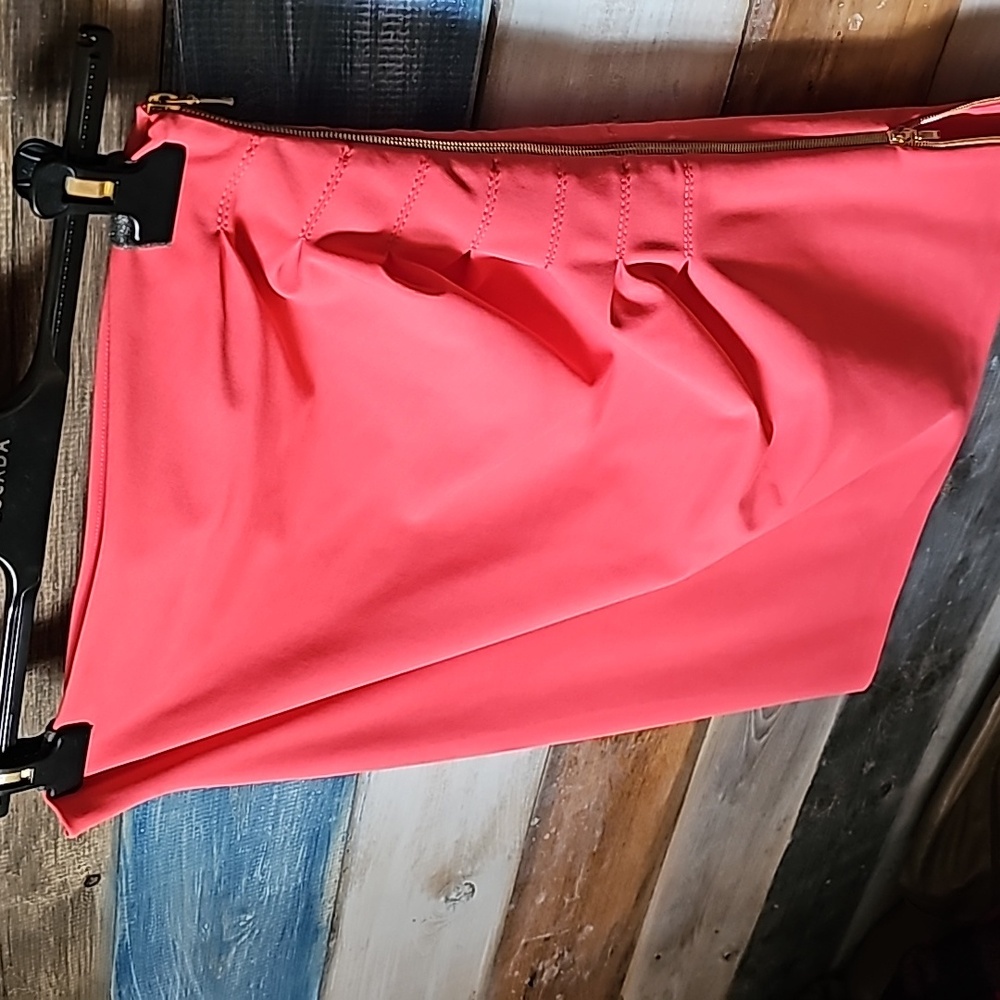 Escada zippered skirt